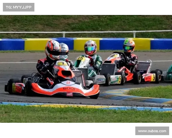 全国卡丁车锦标赛少年组：F1青训学员包揽前三